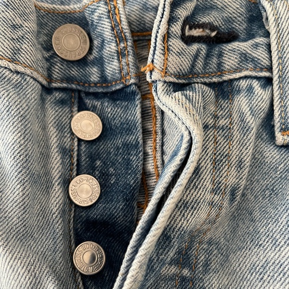 501 Levi’s Distressed Denim Cutoffs - Picture 5 of 6